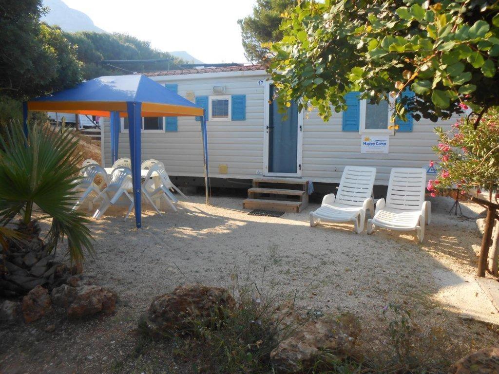 Happy Camp Mobile Homes In El-Bahira Camping Village Сан-Вито-Ло-Капо Экстерьер фото